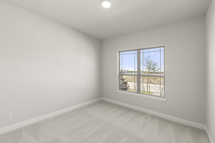 Spacious, unfurnished interior of a new home in River Ranch, Van Alstyne (Image 24).