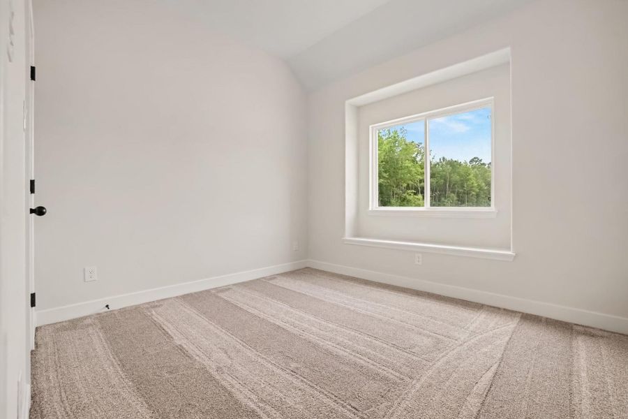 Spacious, unfurnished interior of a new home in Encino Estates, Dayton (Image 28).