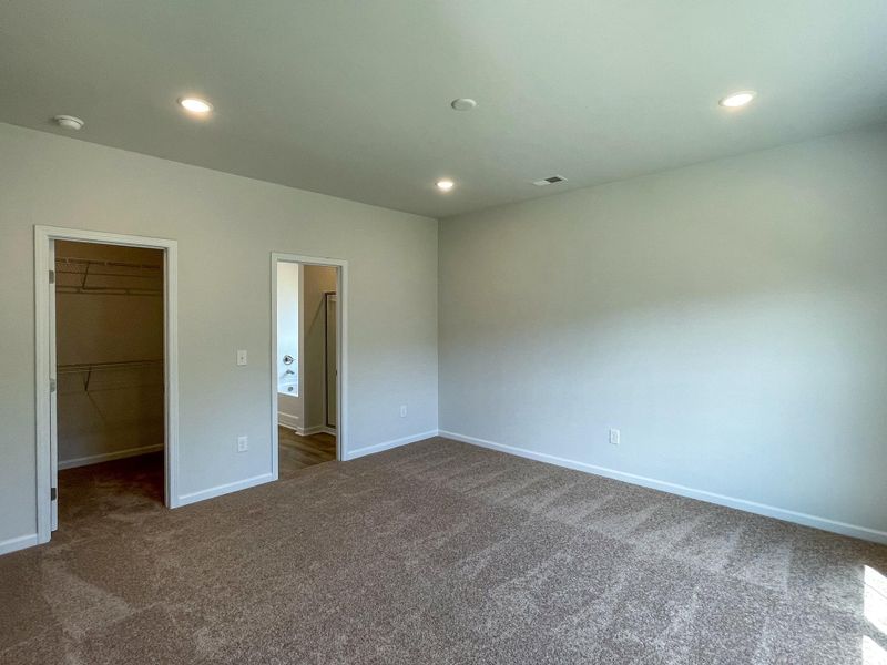 Spacious, unfurnished interior of a new home in Portrait Hills, Aiken (Image 8).