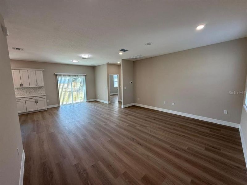 Spacious, unfurnished interior of a new home in , Ocala (Image 31).