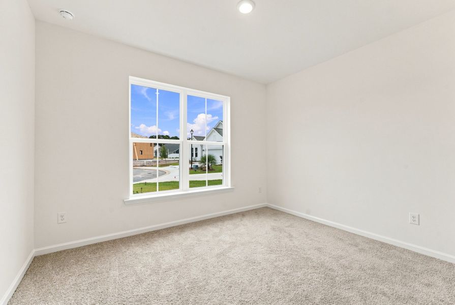 Spacious, unfurnished interior of a new home in Somerset, Myrtle Beach (Image 25).