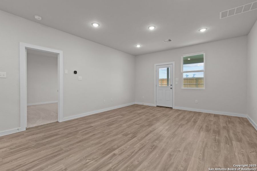 Spacious, unfurnished interior of a new home in Summerlin, San Antonio (Image 11). Spacious, unfurnished interior of a new home in Summerlin, San Antonio (Image 11).