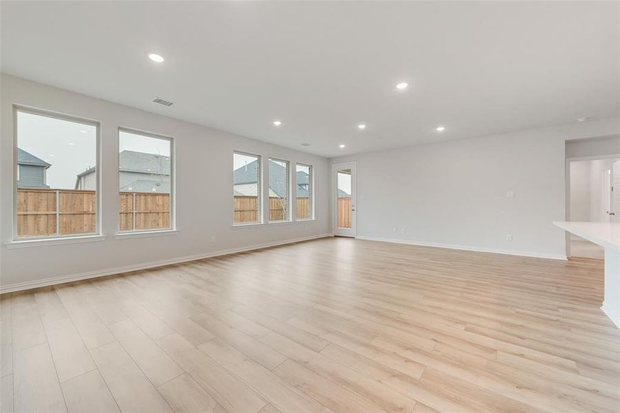 Spacious, unfurnished interior of a new home in Spiritas Ranch, Little Elm (Image 15).