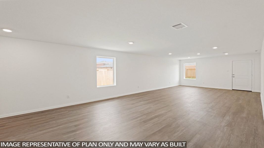 Spacious, unfurnished interior of a new home in Lexington Heights, Willis (Image 14).