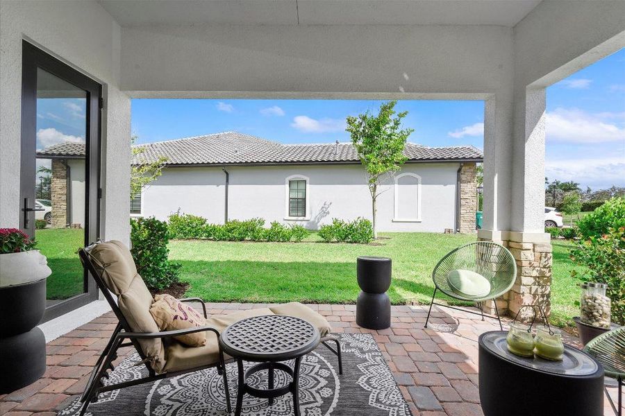 17-8318 W Blue Spring Dr_017