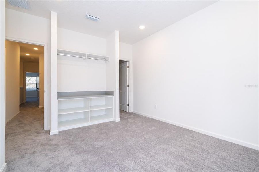 Spacious, unfurnished interior of a new home in Paradiso Grande, Orlando (Image 42).