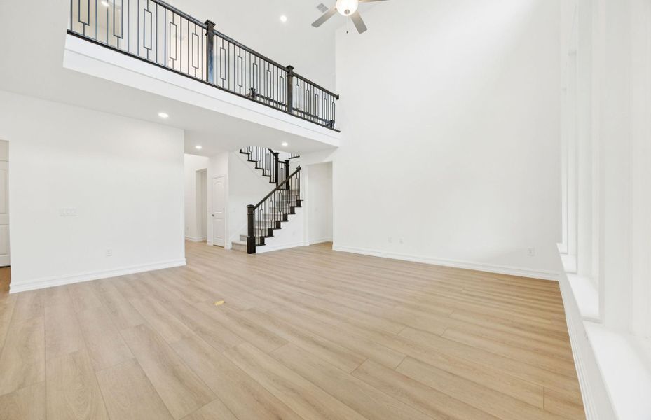 Representative unfurnished interior of a home built from the Gillett by Pulte Homes in Wellington, Fort Worth (Image 21).