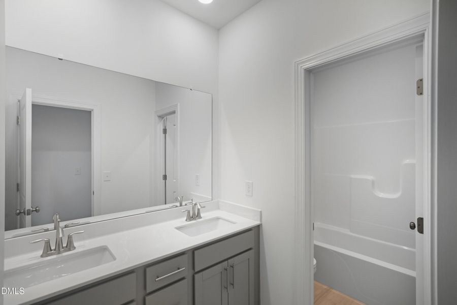 37_SUN_Stoneriver_Pic_GalvaniII_Bath3_1o