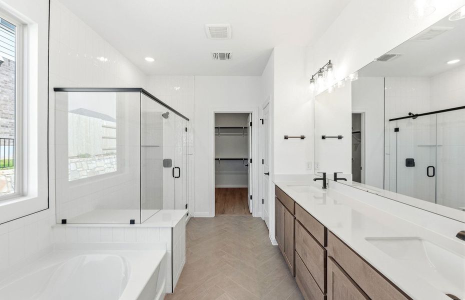 Furnished interior view inside a new home in Crescent Bluff, Georgetown (Image 14).
