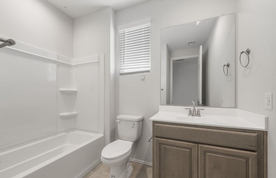 Furnished interior view inside a new home in Sun City Anthem at Merrill Ranch, Florence (Image 8).
