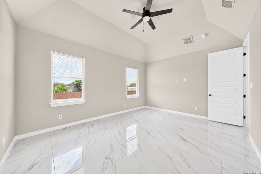 Spacious, unfurnished interior of a new home in , Somerset (Image 33).