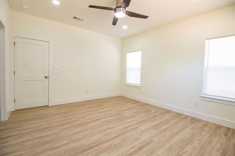 Spacious, unfurnished interior of a new home in , Grand Saline (Image 18).