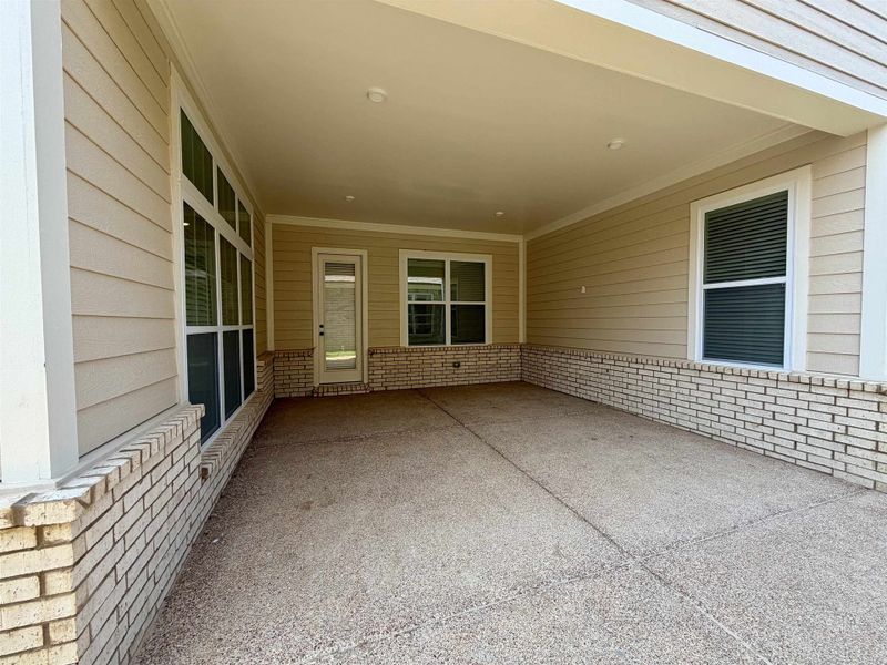 Exterior details and patio area of a home in Lockwood, Collierville (Image 4).
