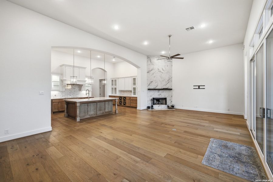 Spacious, unfurnished interior of a new home in Mesa Western, Cibolo (Image 48). Spacious, unfurnished interior of a new home in Mesa Western, Cibolo (Image 48).