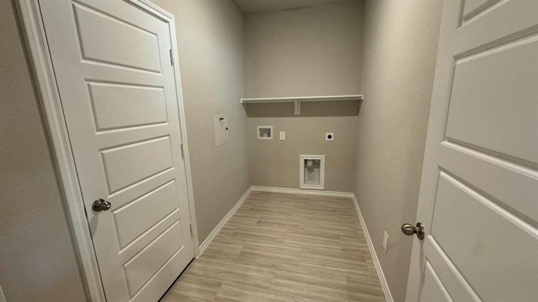 Spacious, unfurnished interior of a new home in Monarch at the Meadows, Ponder (Image 16).