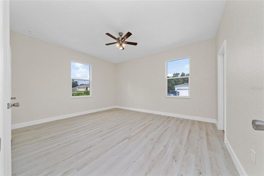 Spacious, unfurnished interior of a new home in , Kissimmee (Image 13).