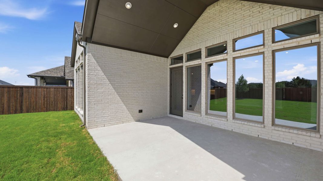 Exterior details and patio area of a home in Talon Hills, Fort Worth (Image 3). Exterior details and patio area of a home in Talon Hills, Fort Worth (Image 3).