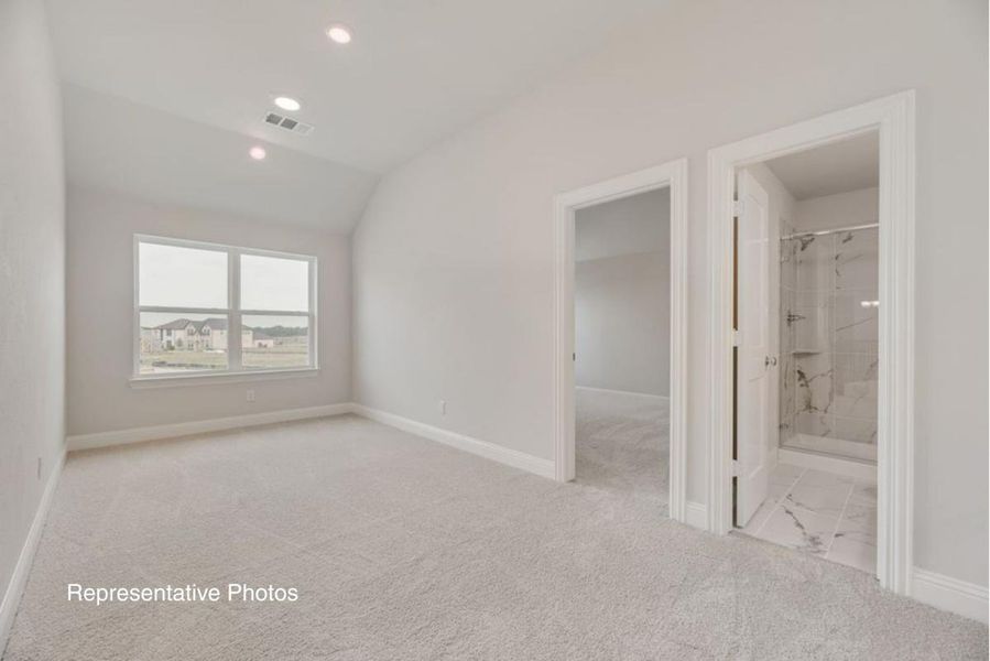 Spacious, unfurnished interior of a new home in Edgewater, Fate (Image 17).