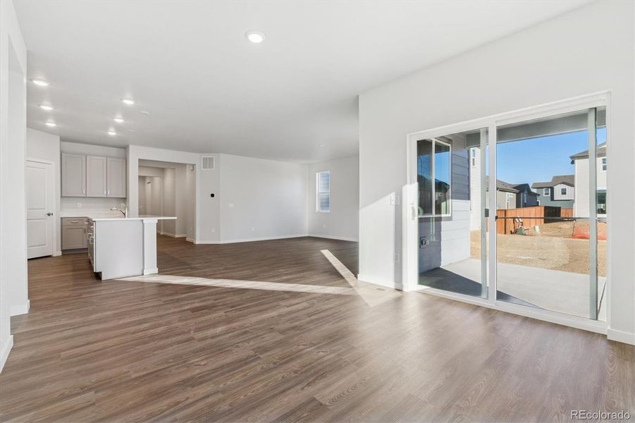 Spacious, unfurnished interior of a new home in Farmlore, Brighton (Image 14).