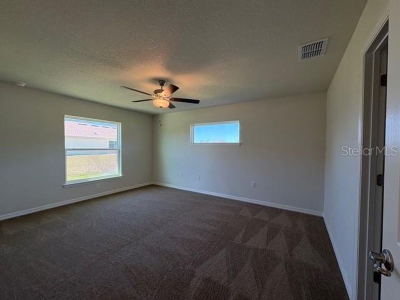 Spacious, unfurnished interior of a new home in , Ocala (Image 16).