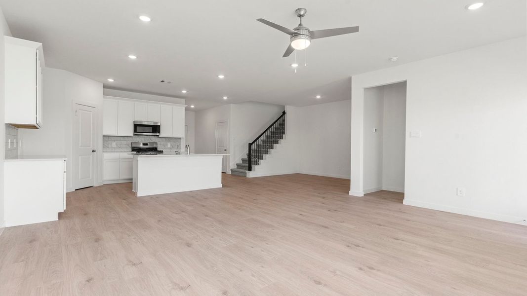 Spacious, unfurnished interior of a new home in Tamarron, Fulshear (Image 41). Spacious, unfurnished interior of a new home in Tamarron, Fulshear (Image 41).