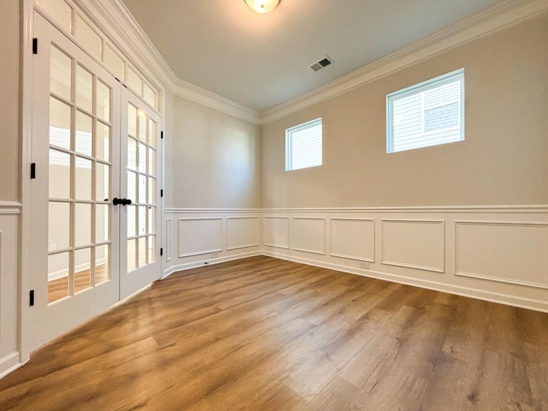 Spacious, unfurnished interior of a new home in Harrington, Greenville (Image 11).