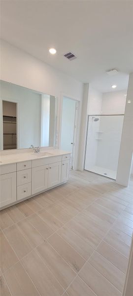 Furnished interior view inside a new home in The Highlands: Pinnacle Collection, Porter Heights (Image 16). Furnished interior view inside a new home in The Highlands: Pinnacle Collection, Porter Heights (Image 16).