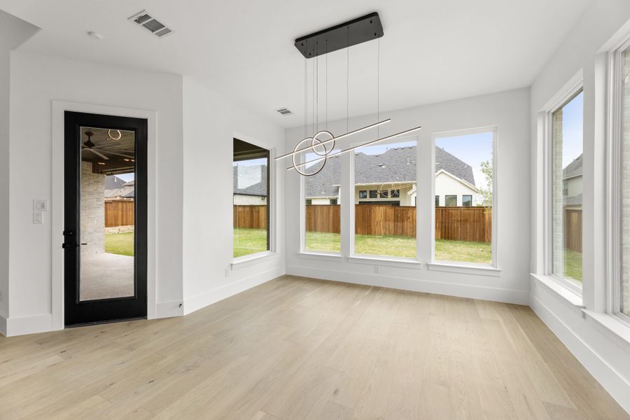 Representative unfurnished interior of a home built from the 6051 by Tradition Homes in Mustang Lakes, McKinney (Image 20).
