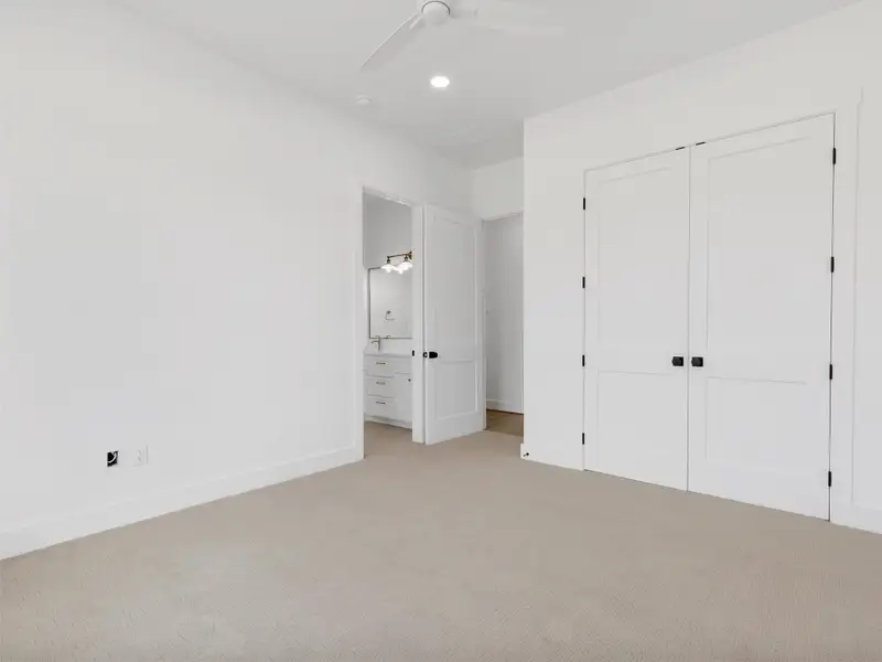 Spacious, unfurnished interior of a new home in , Smithville (Image 36).