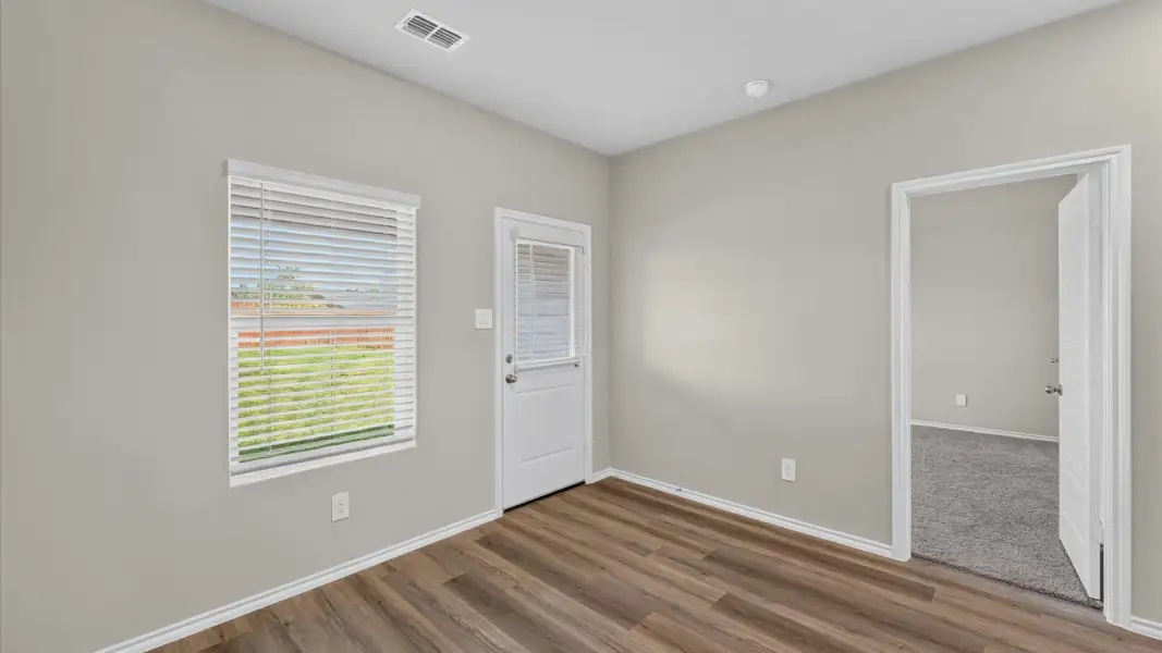 Spacious, unfurnished interior of a new home in Hadley Farms, Godley (Image 13).