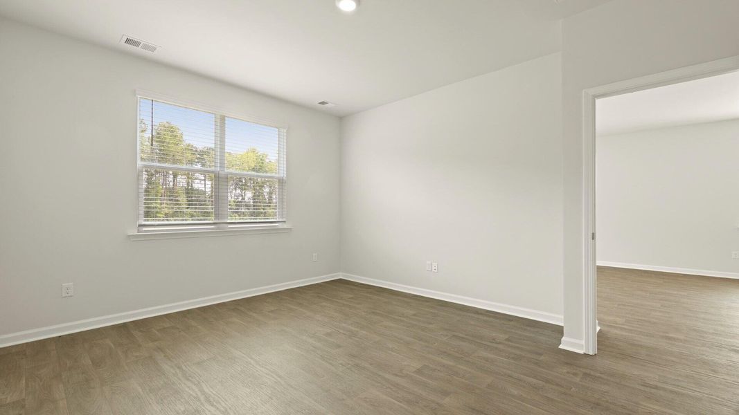 Spacious, unfurnished interior of a new home in , Summerville (Image 12).