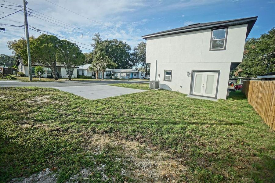 Exterior details and patio area of a home in , Lakeland (Image 21).