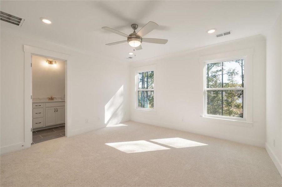 Spacious, unfurnished interior of a new home in , Charleston (Image 22).