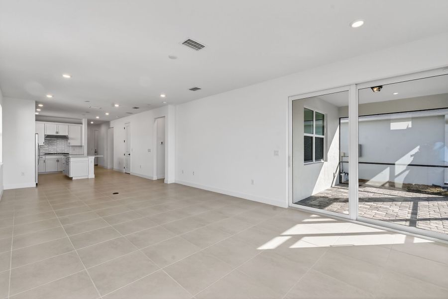 Spacious, unfurnished interior of a new home in Costa Pointe, Vero Beach (Image 40).