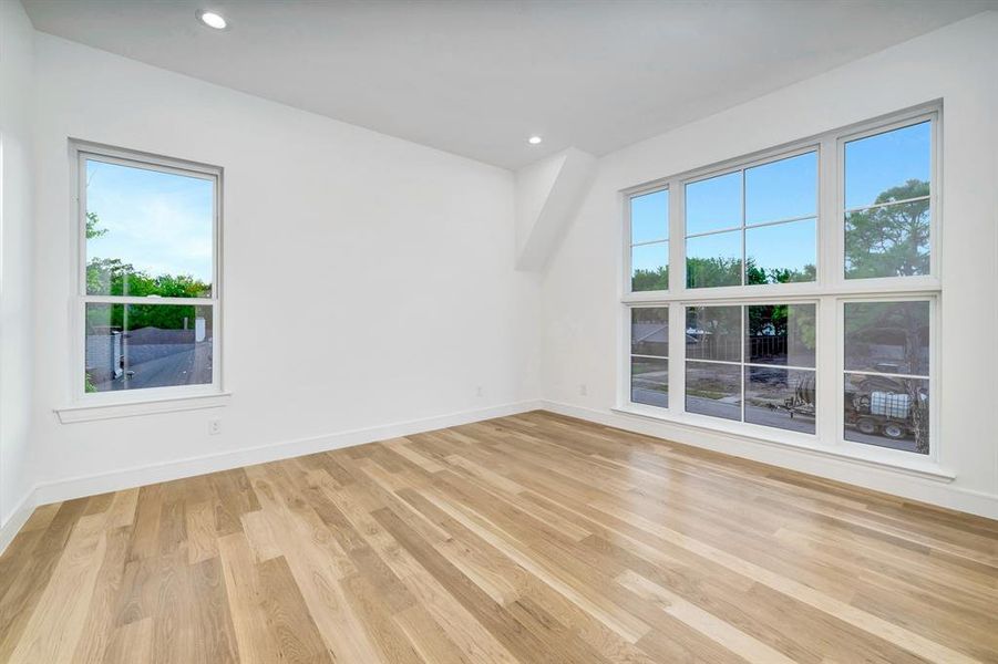 Spacious, unfurnished interior of a new home in , Dallas (Image 24).