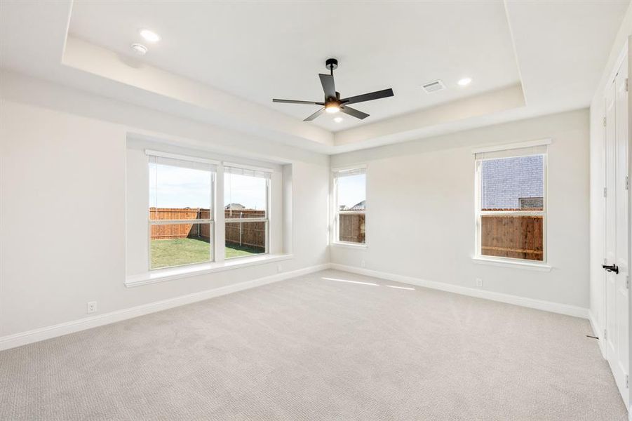Spacious, unfurnished interior of a new home in The Oaks, Red Oak (Image 28).