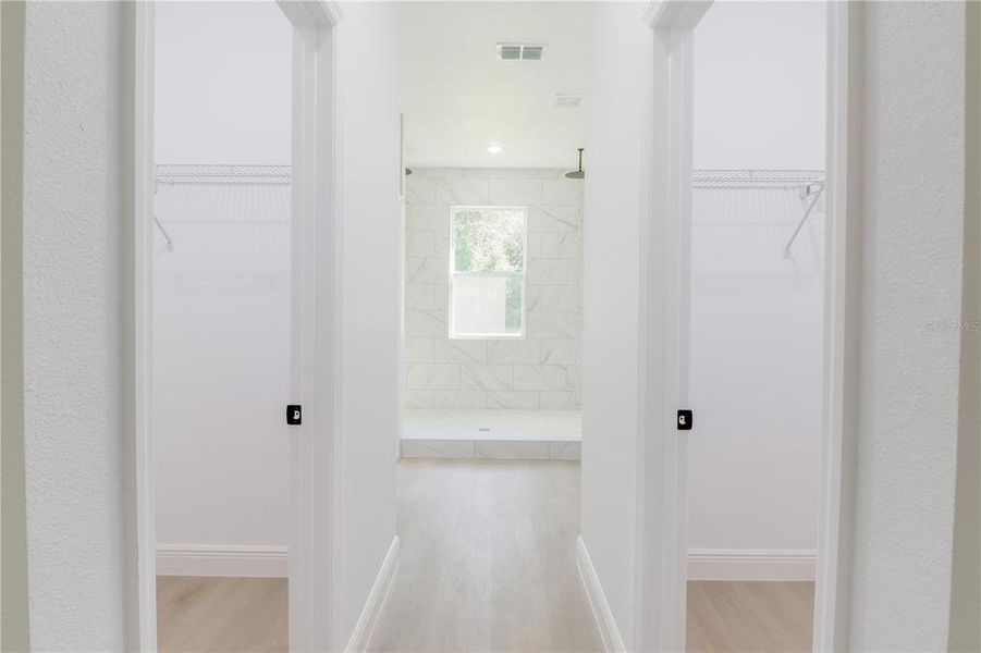 Furnished interior view inside a new home in , Ocklawaha (Image 4).