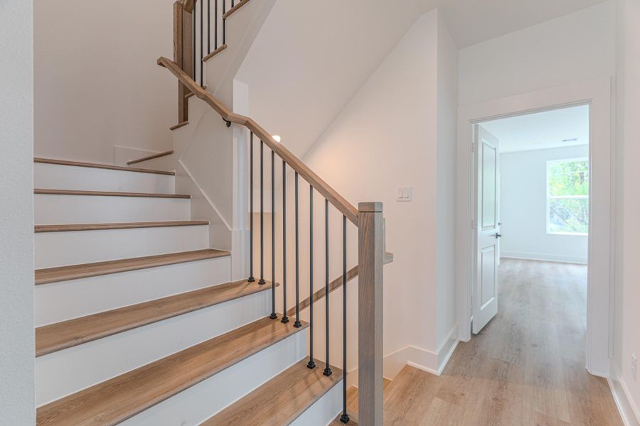 Spacious, unfurnished interior of a new home in , Houston (Image 20).