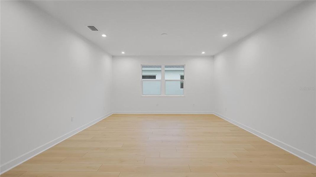 Spacious, unfurnished interior of a new home in Cresswind at Lake Harris, Tavares (Image 13). Spacious, unfurnished interior of a new home in Cresswind at Lake Harris, Tavares (Image 13).