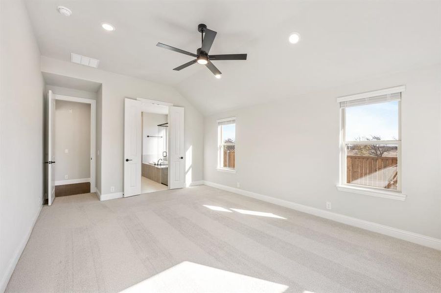 Spacious, unfurnished interior of a new home in Timberbrook, Justin (Image 39).