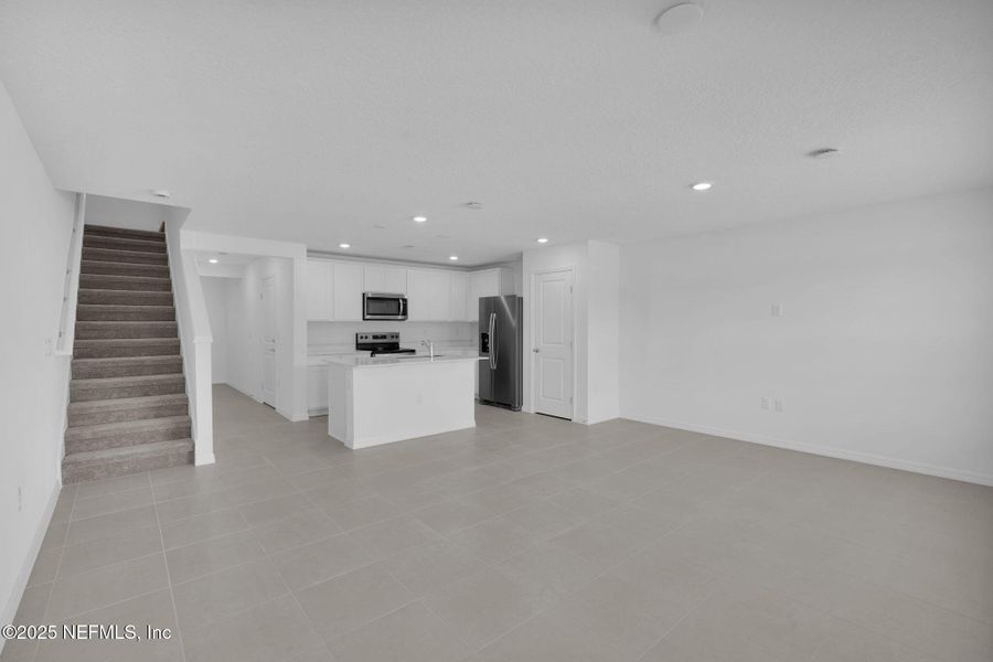 Spacious, unfurnished interior of a new home in , Jacksonville (Image 13).