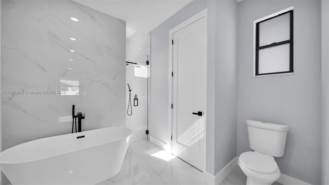 Furnished interior view inside a new home in , Cape Coral (Image 8).