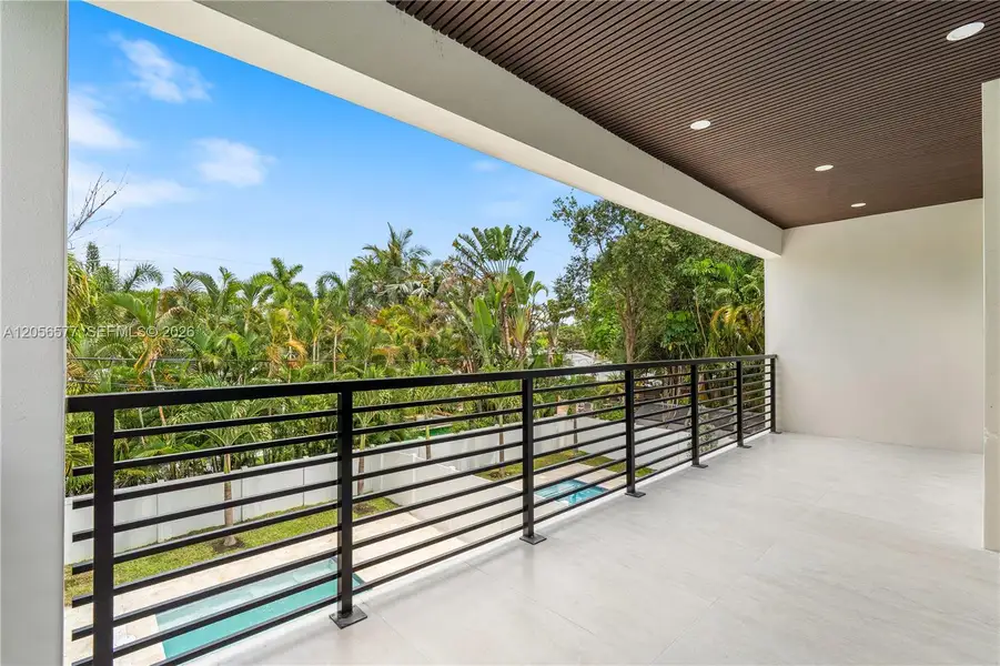 Exterior details and patio area of a home in , Fort Lauderdale (Image 2). Exterior details and patio area of a home in , Fort Lauderdale (Image 2).