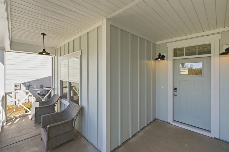 Exterior details and patio area of a home in Sidbury Landing, Wilmington (Image 4).