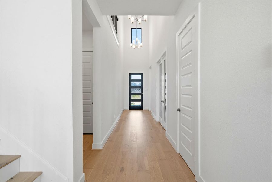 Spacious, unfurnished interior of a new home in Sienna, Missouri City (Image 20).