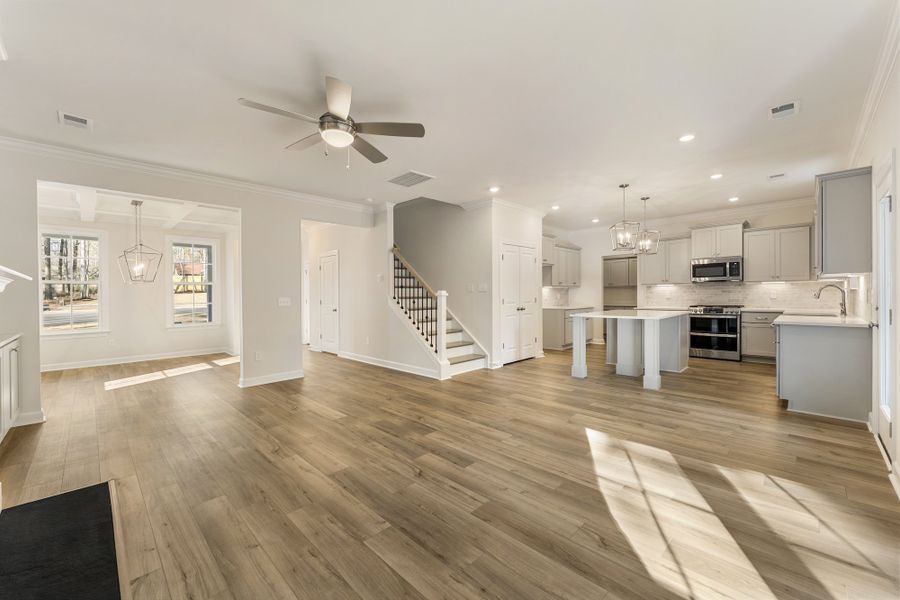 Spacious, unfurnished interior of a new home in Windsor Forest, Anderson (Image 18).