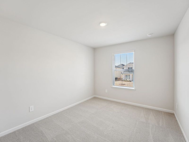 Spacious, unfurnished interior of a new home in Ivey Township, Dallas (Image 20).