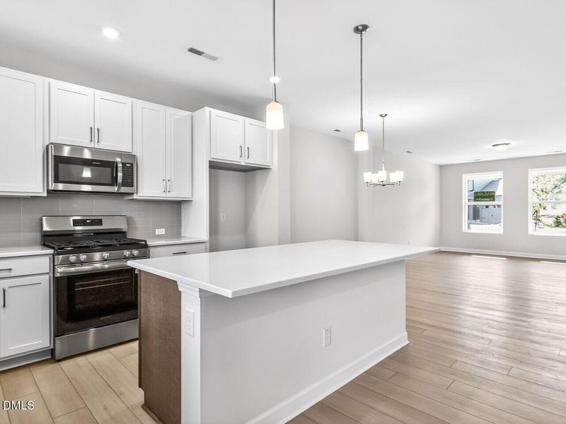 012-1280x960-kitchen