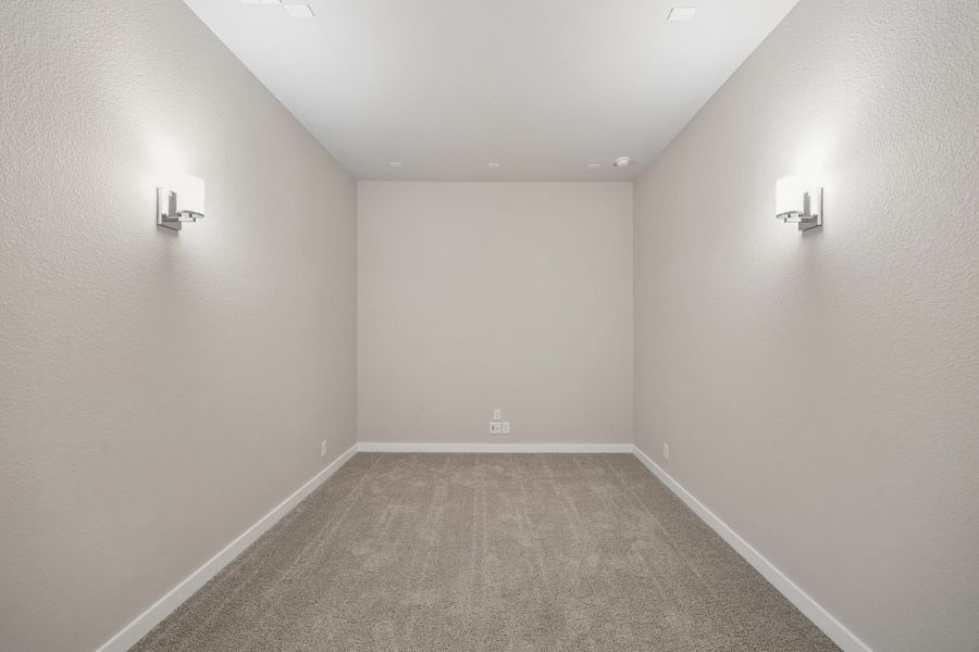 Spacious, unfurnished interior of a new home in Dove Hollow, Waxahachie (Image 29). Spacious, unfurnished interior of a new home in Dove Hollow, Waxahachie (Image 29).