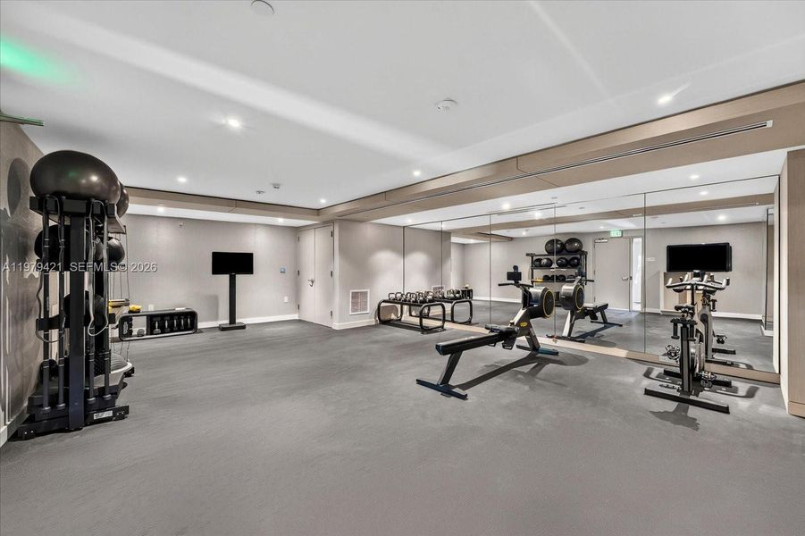 Community amenities in , Bal Harbour (Image 36).